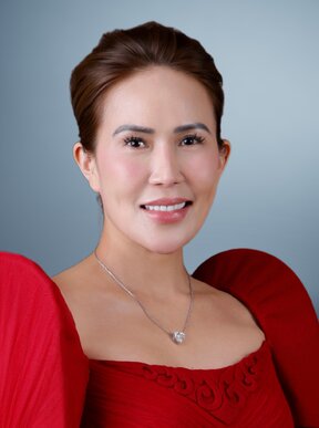 Portrait of Daphne Lagon