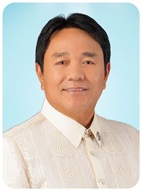 Portrait of Edwin Olivarez