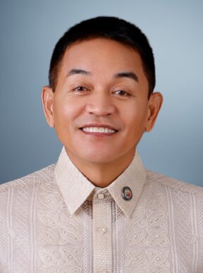 Portrait of Eric Olivarez