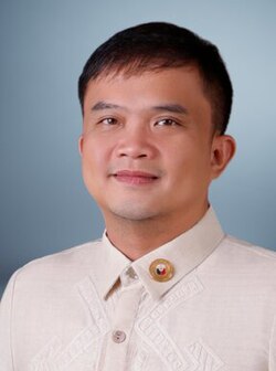 Portrait of Mark Cholo Violago