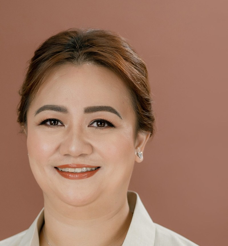 Portrait of Leslie F. Cruz