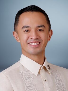 Portrait of De Carlo “Oyo” L. Uy