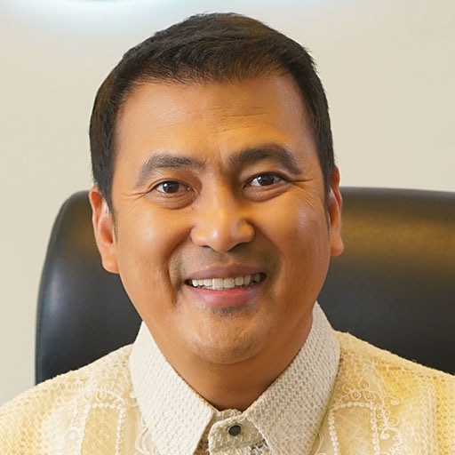 Portrait of Mark Lapid