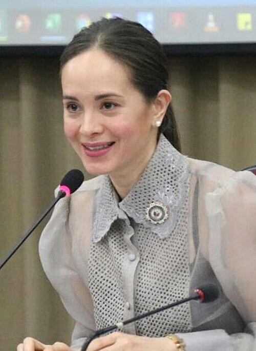 Portrait of Lucy Torres-Gomez
